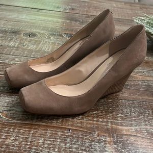 Jessica Simpson wedges!